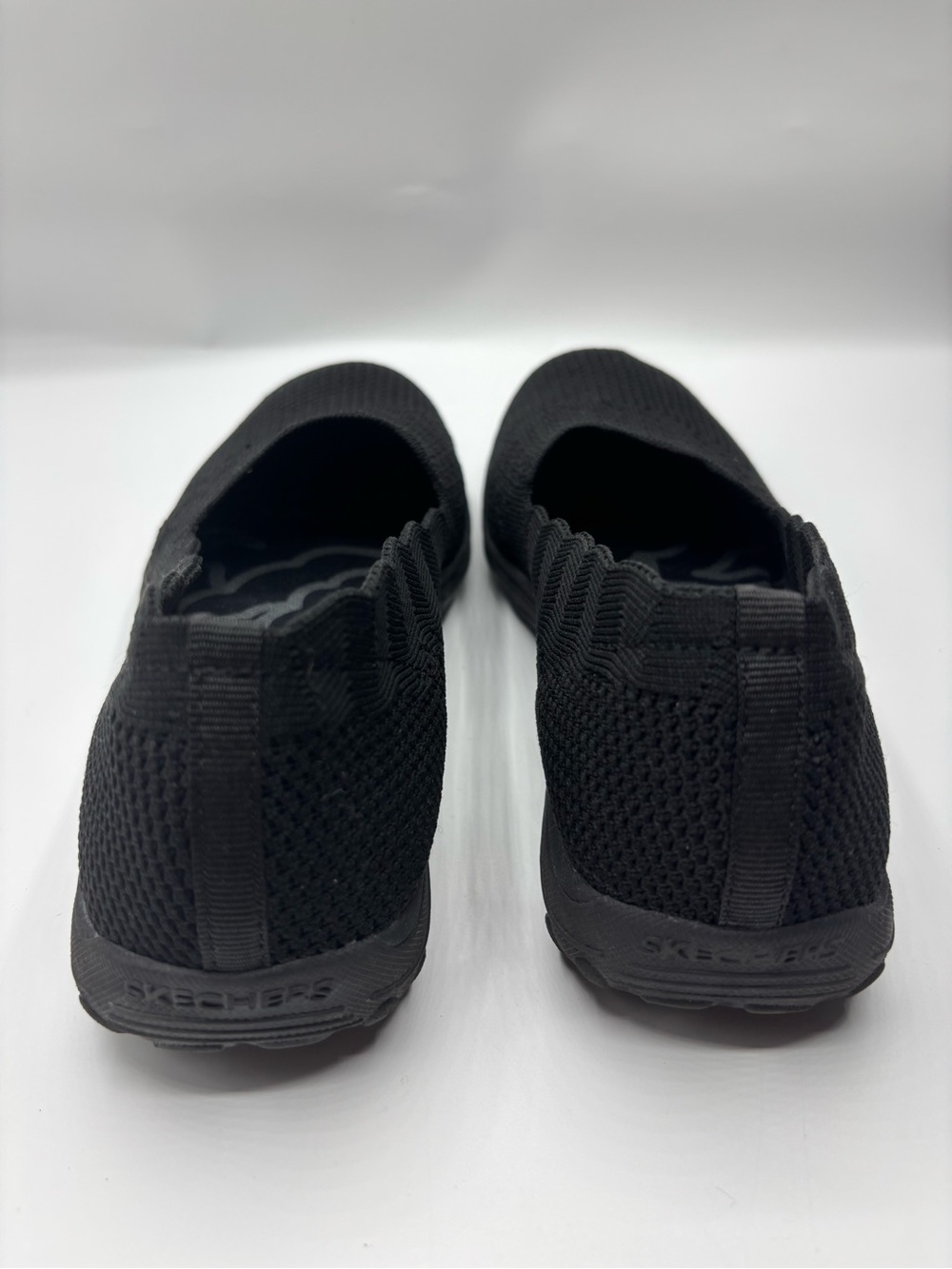 Skechers Seager Stat Black Knit Scalloped Slip On Comfort Flats Women’s 7.5 - Picture 4 of 9